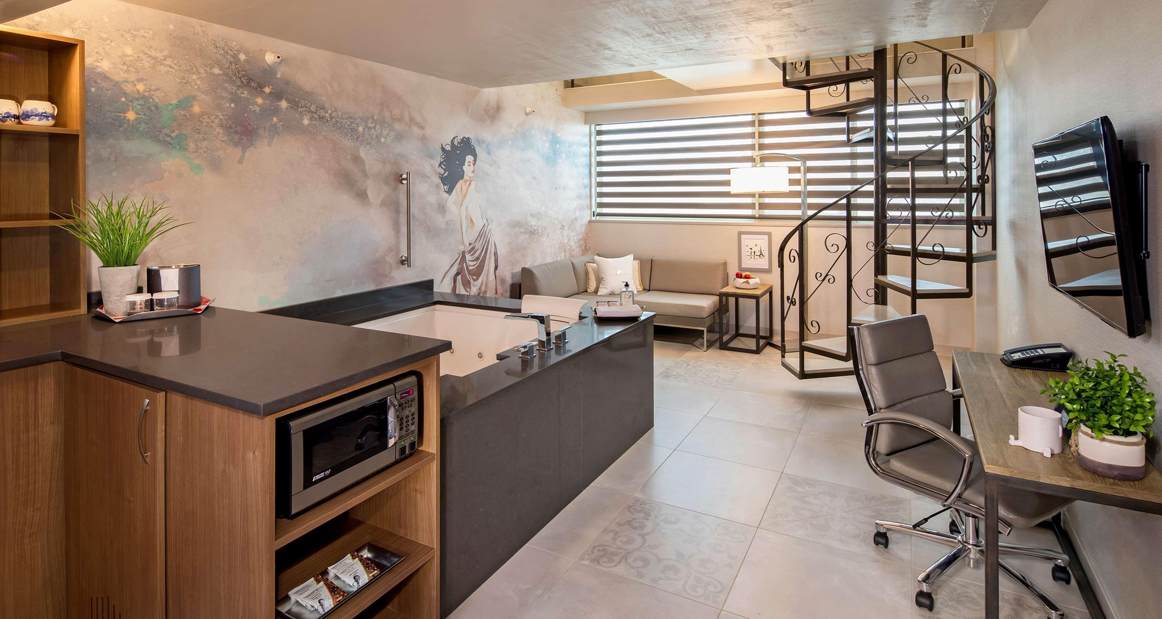 The Rushmore Hotel & Suites; BW Premier Collection Рапид Сити Екстериор снимка